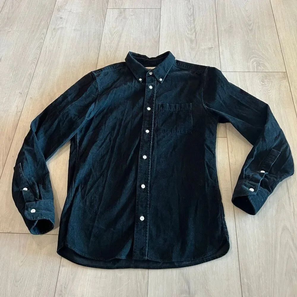 Madewell black corduroy button-down shirt. Size xs